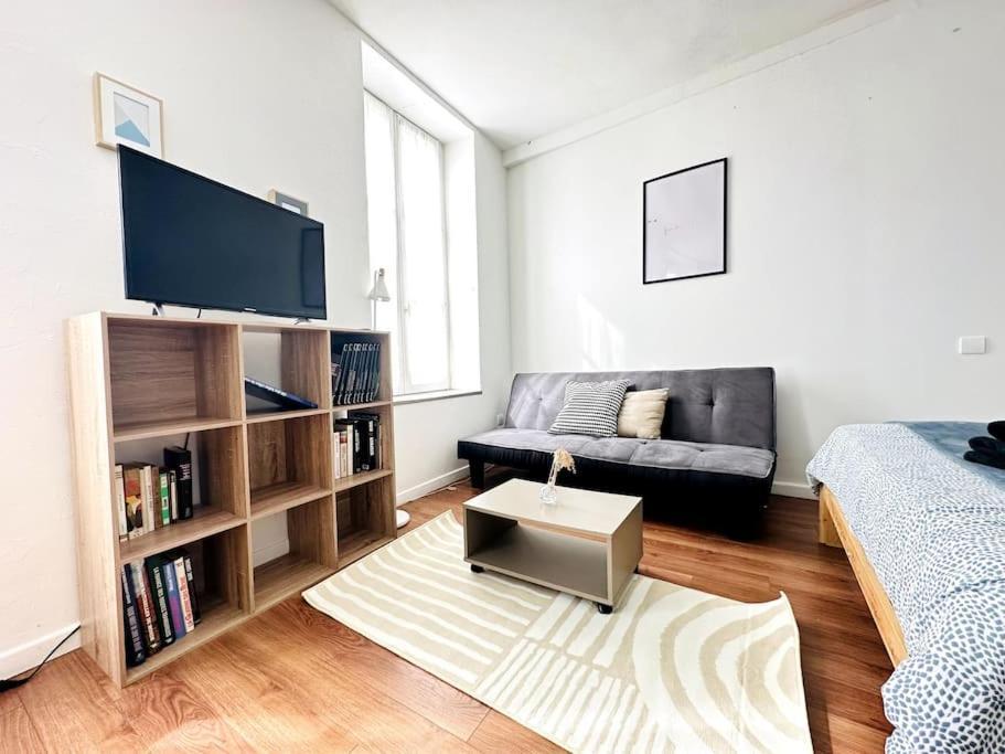 Studio Green Velvet Apartment ล็อง ภายนอก รูปภาพ